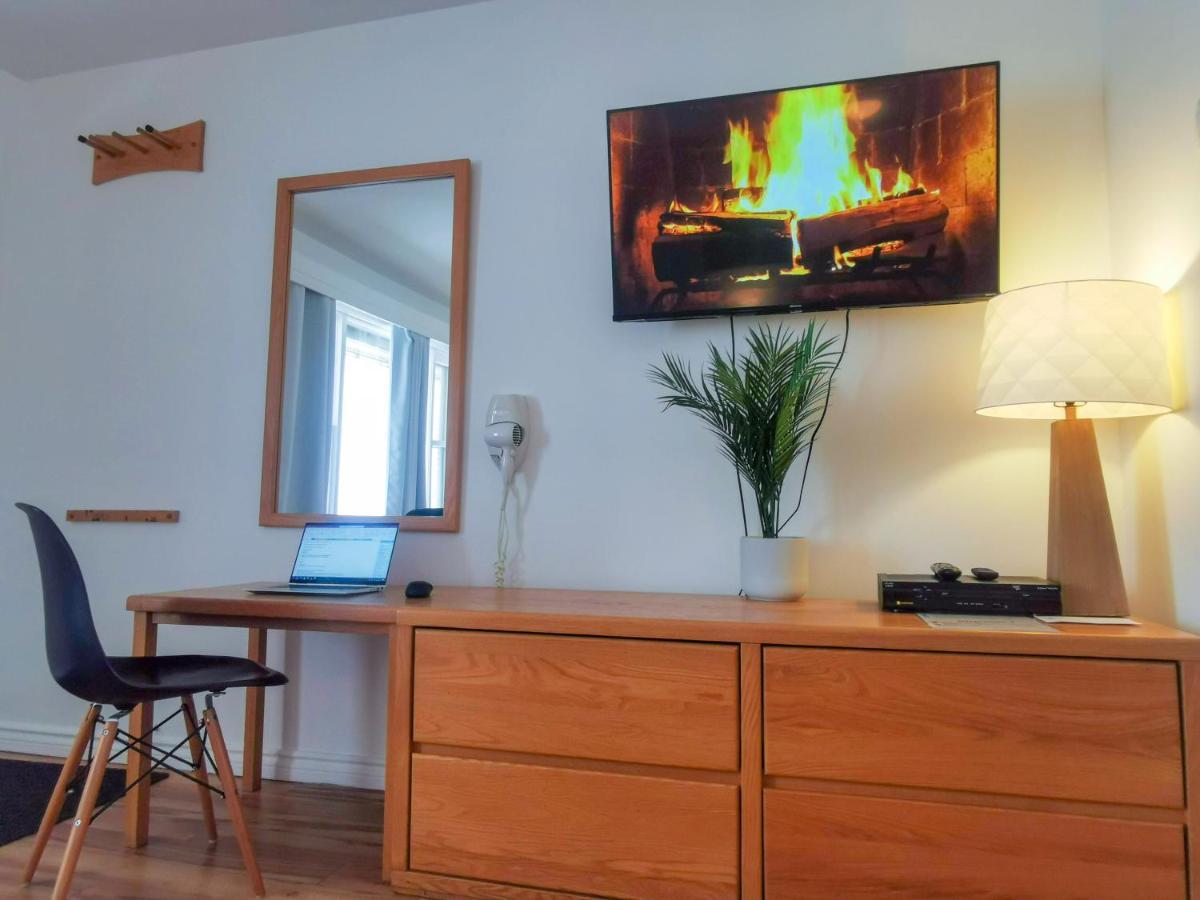 Мотель Lofts Fleuve Et Montagnes Сент-Анн-де-Бопре Экстерьер фото