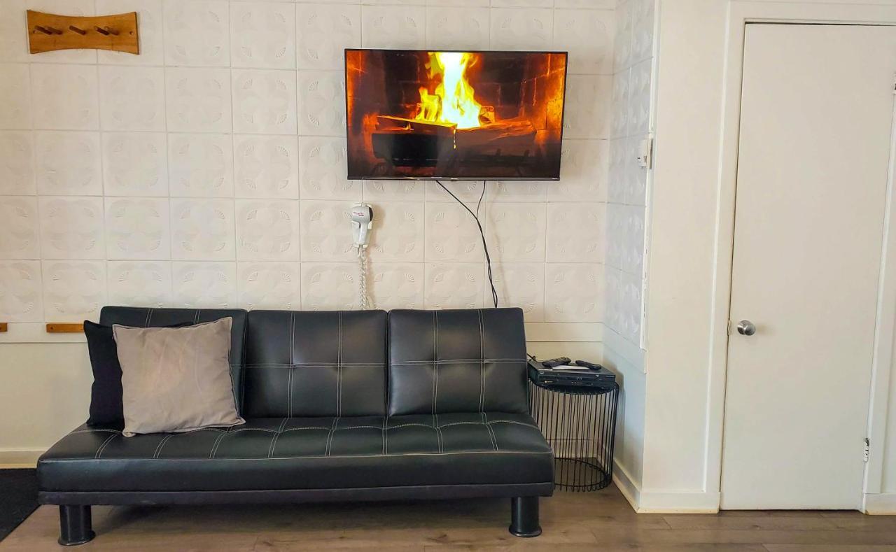 Мотель Lofts Fleuve Et Montagnes Сент-Анн-де-Бопре Экстерьер фото
