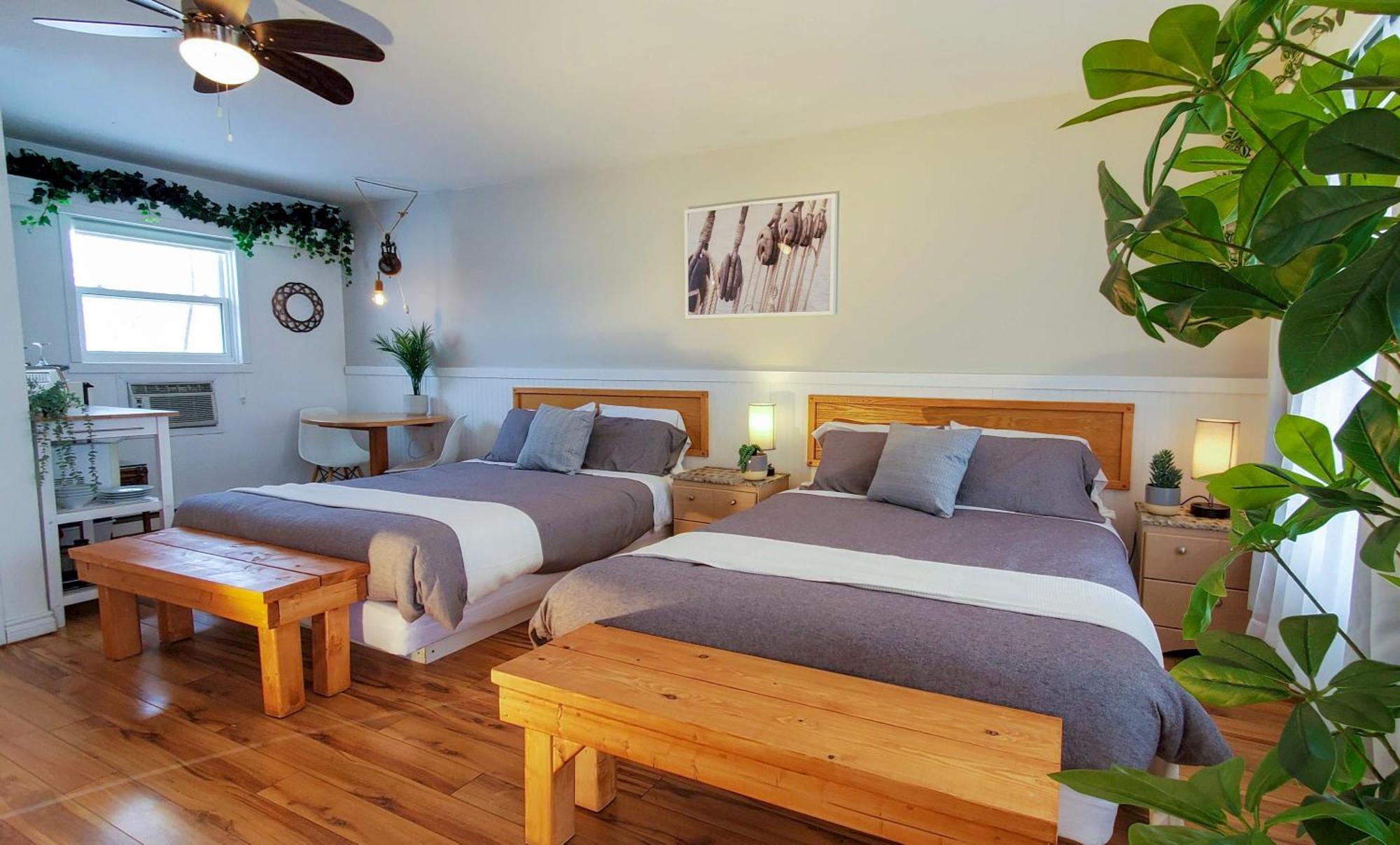 Мотель Lofts Fleuve Et Montagnes Сент-Анн-де-Бопре Экстерьер фото