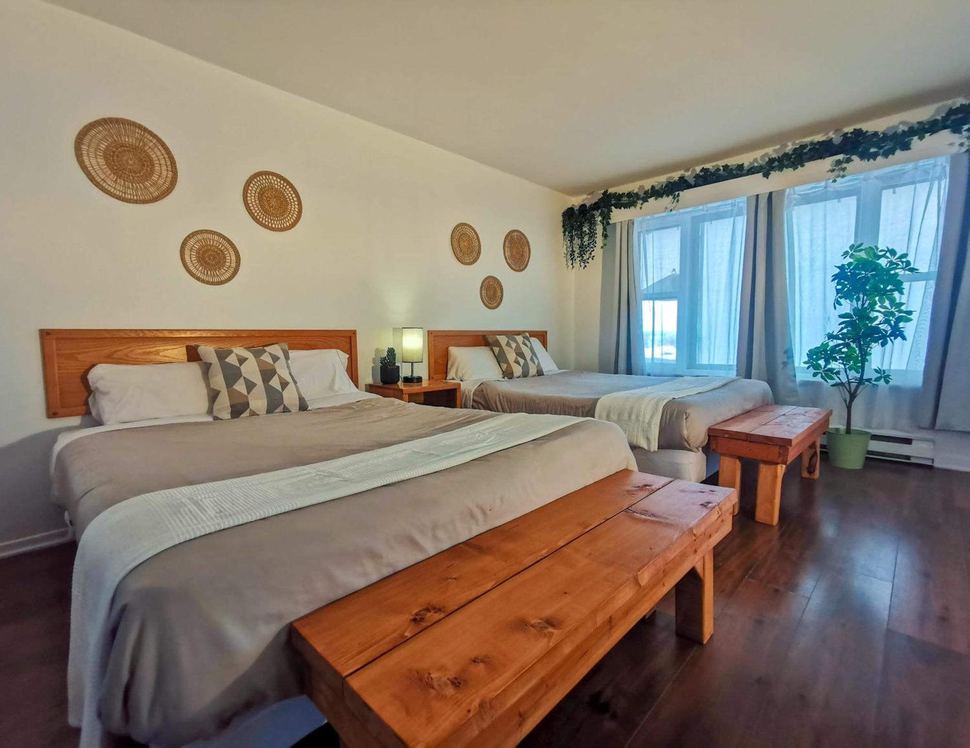 Мотель Lofts Fleuve Et Montagnes Сент-Анн-де-Бопре Экстерьер фото