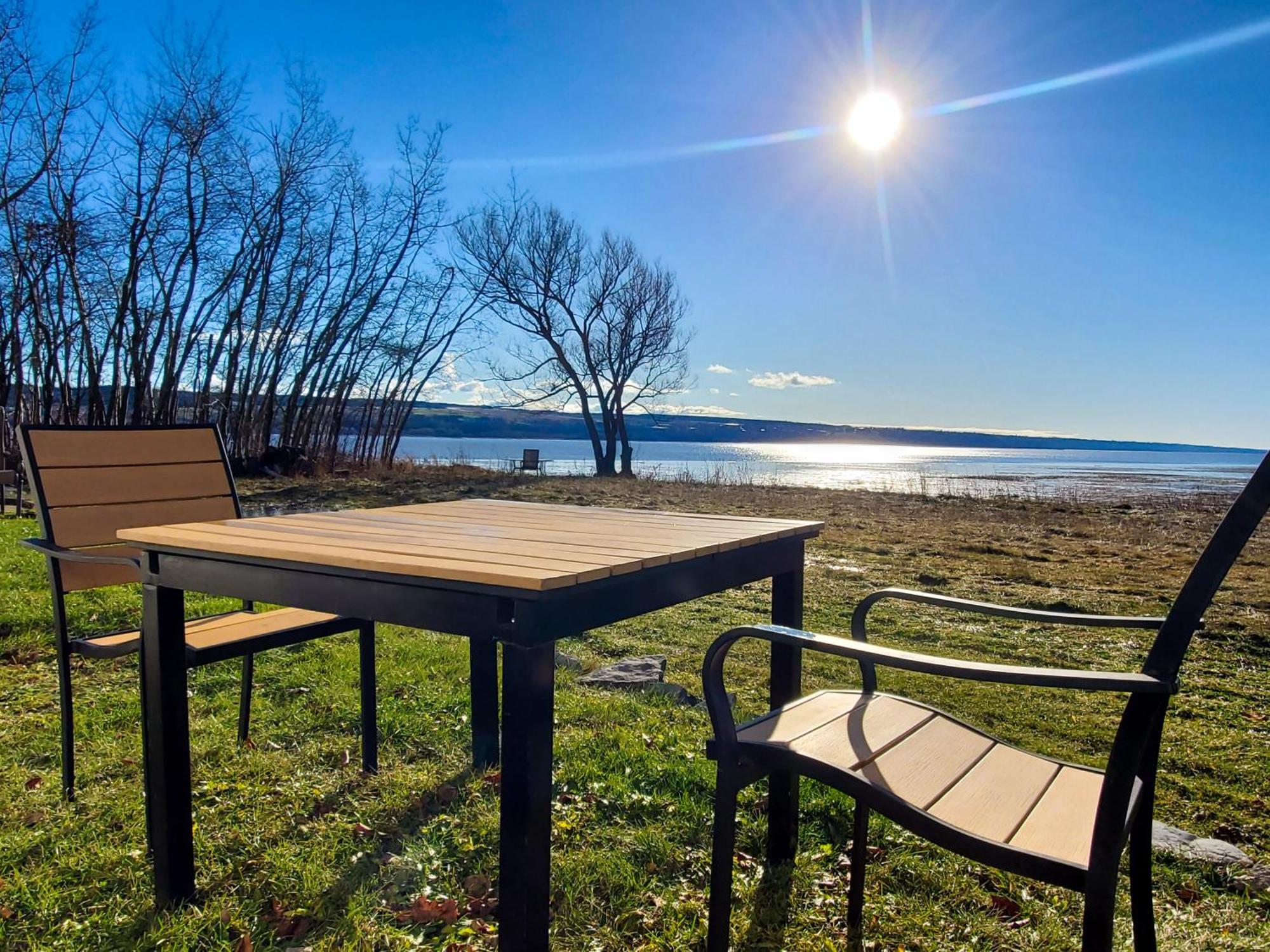 Мотель Lofts Fleuve Et Montagnes Сент-Анн-де-Бопре Экстерьер фото